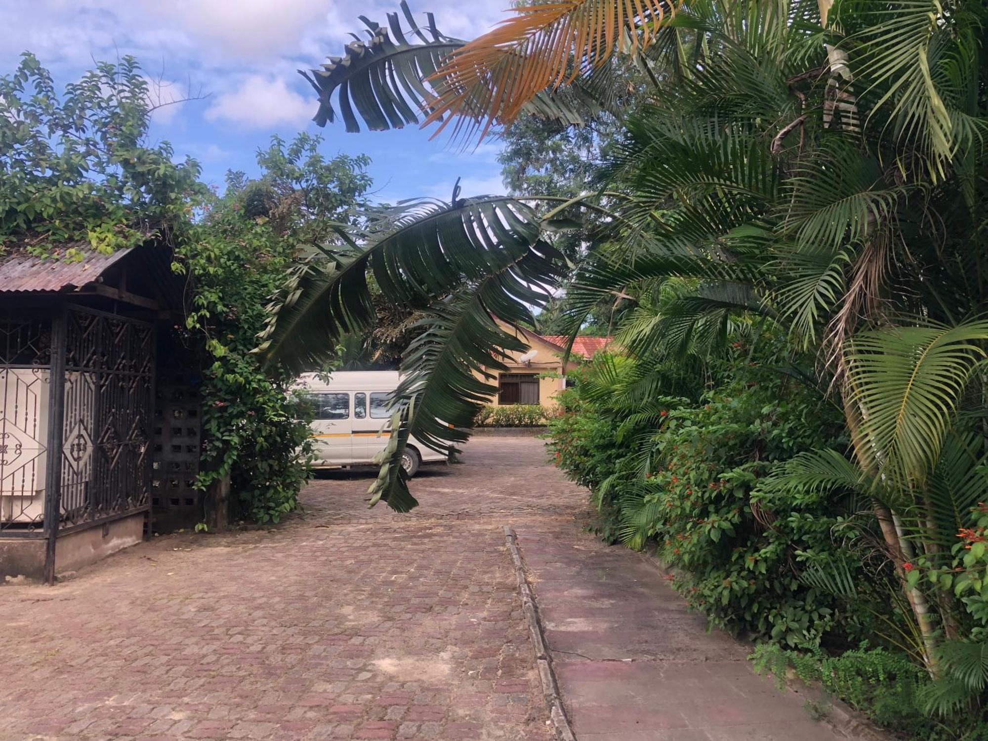Tatys Homestay Dár Al-Szalám Kültér fotó
