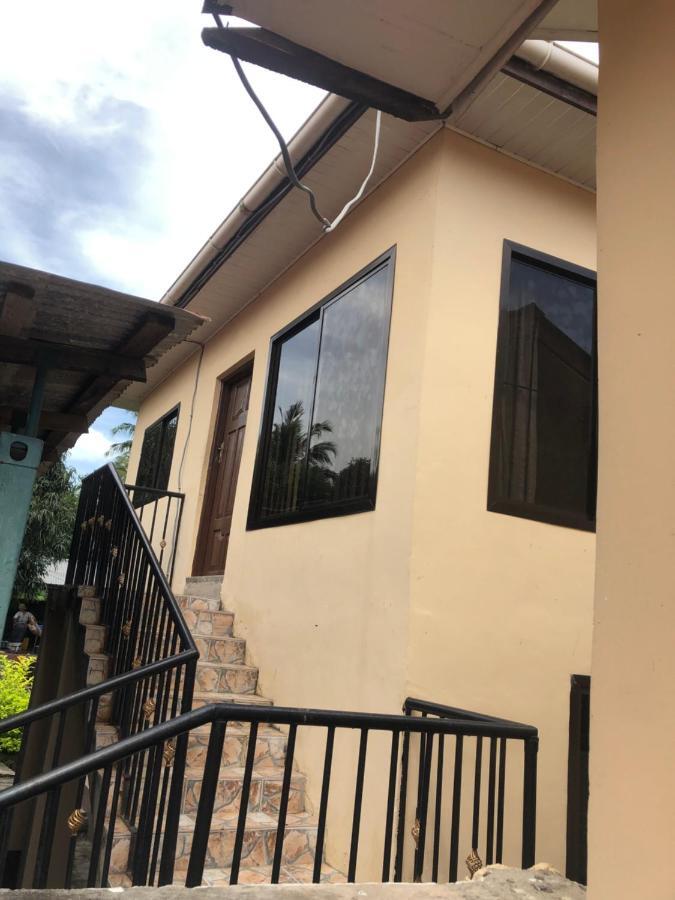 Tatys Homestay Dár Al-Szalám Kültér fotó